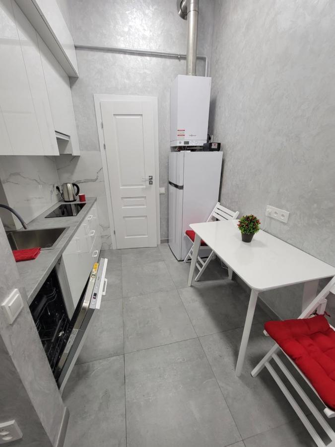 Warm & Cozy Apartment In The Heart Of Historical Lviv Eksteriør bilde