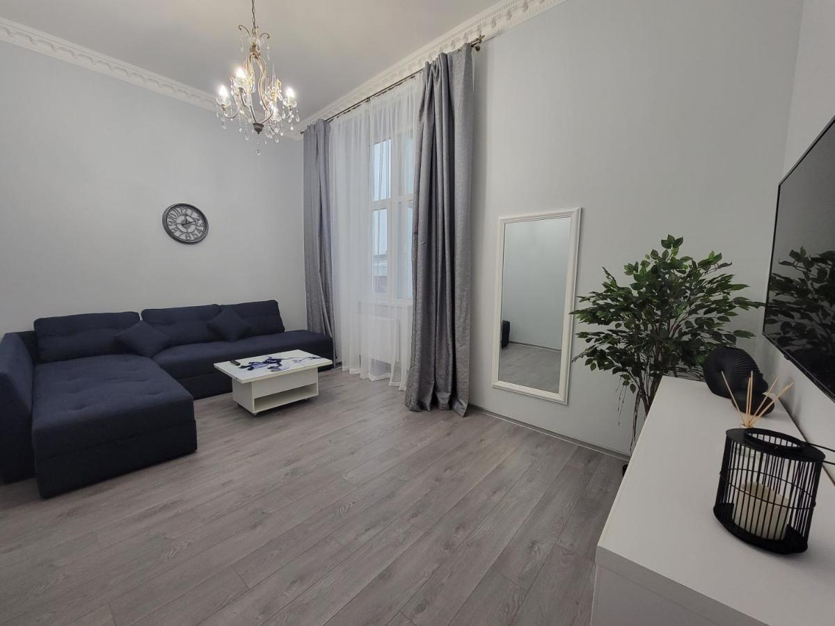 Warm & Cozy Apartment In The Heart Of Historical Lviv Eksteriør bilde